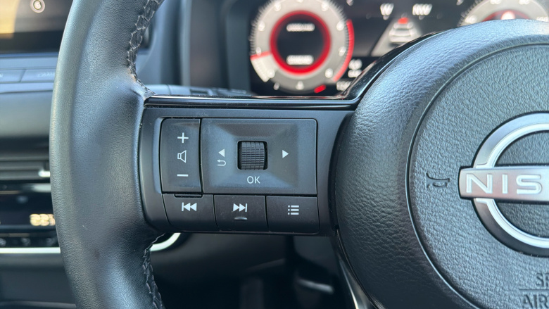 Nissan Qashqai 1.3 DiG-T MH N-Connecta 5dr Petrol Hatchback